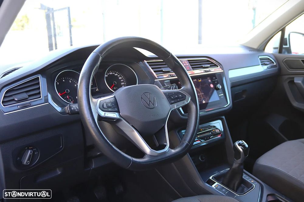 VW Tiguan 1.5 TSI Confortline - 14