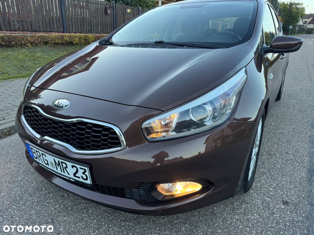 Kia Ceed - 9