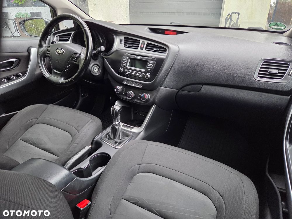 Kia Ceed - 8