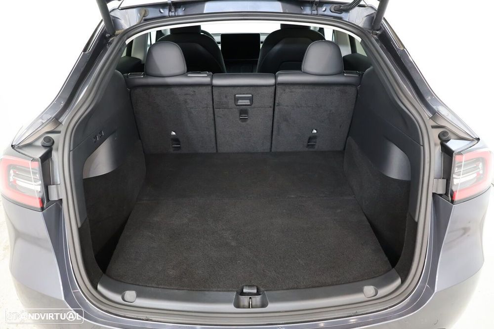 Tesla Model Y Long Range Dual Motor AWD - 33