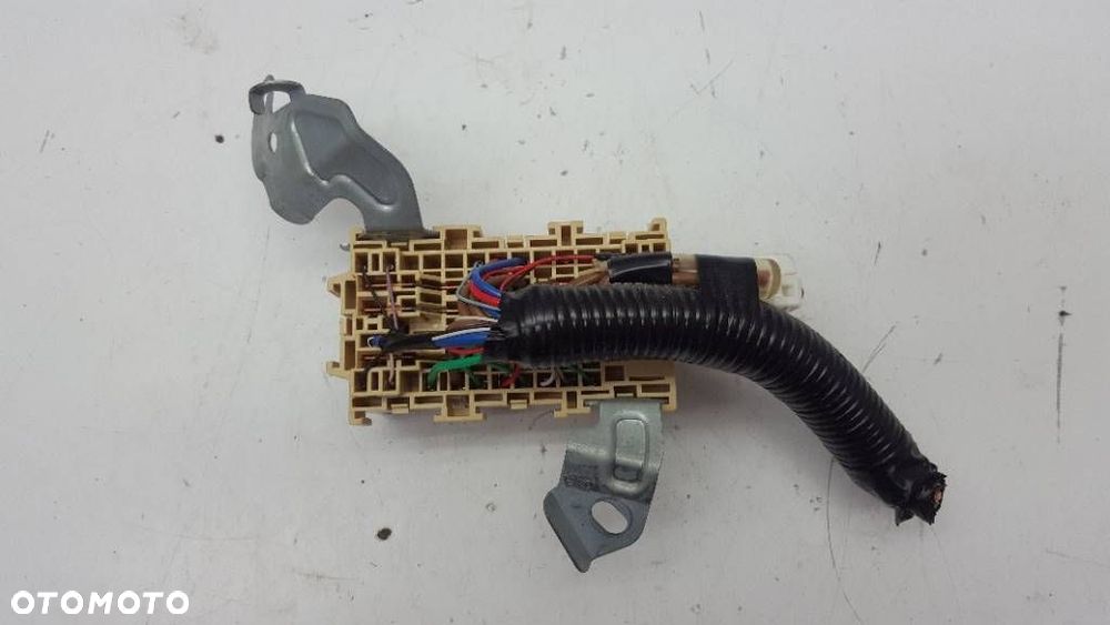 SKRZYNKA BEZPIECZNIKÓW INFINITI Q50 Q50S 2.2 - 3