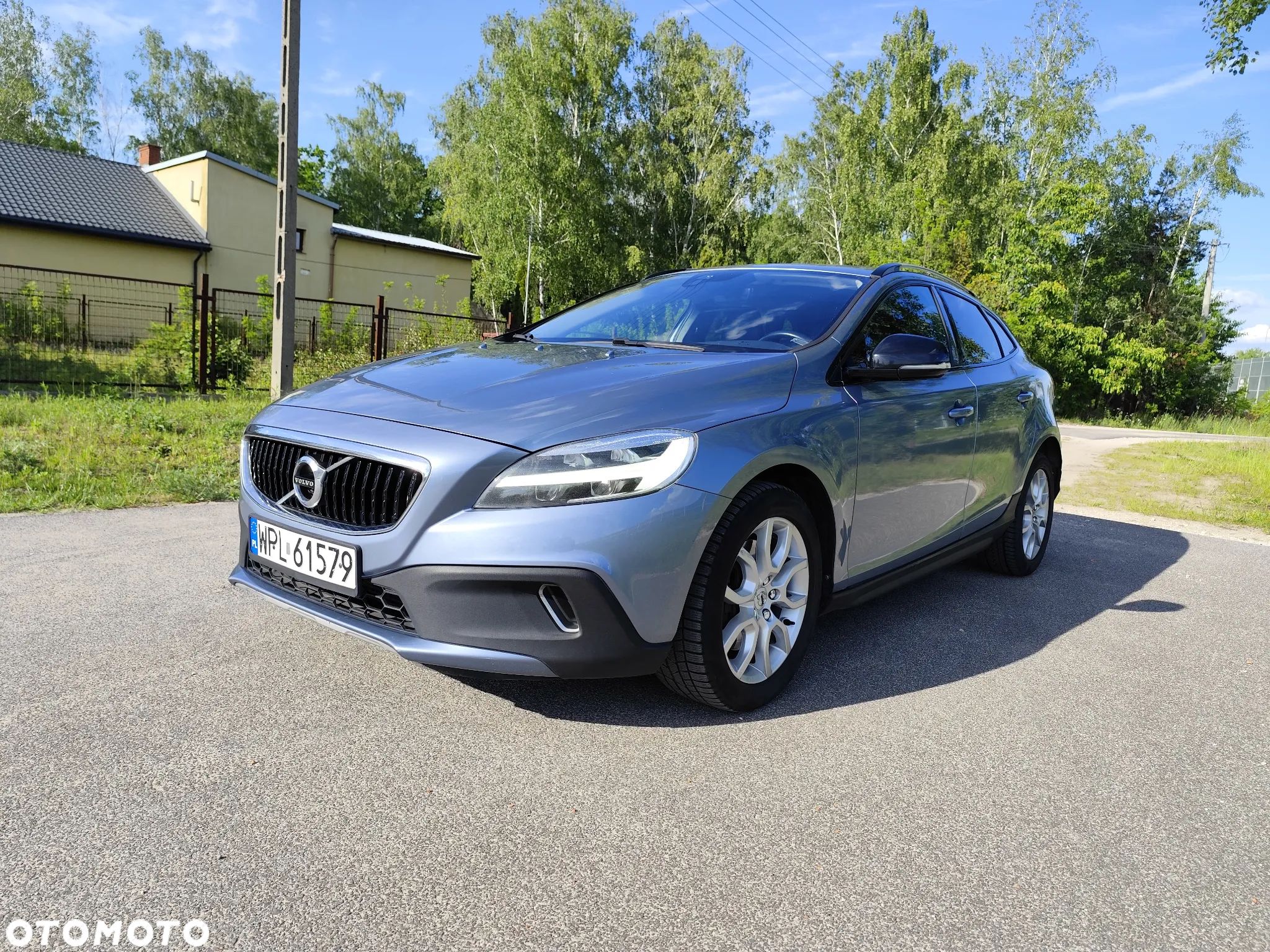 Volvo V40 Cross Country - 1