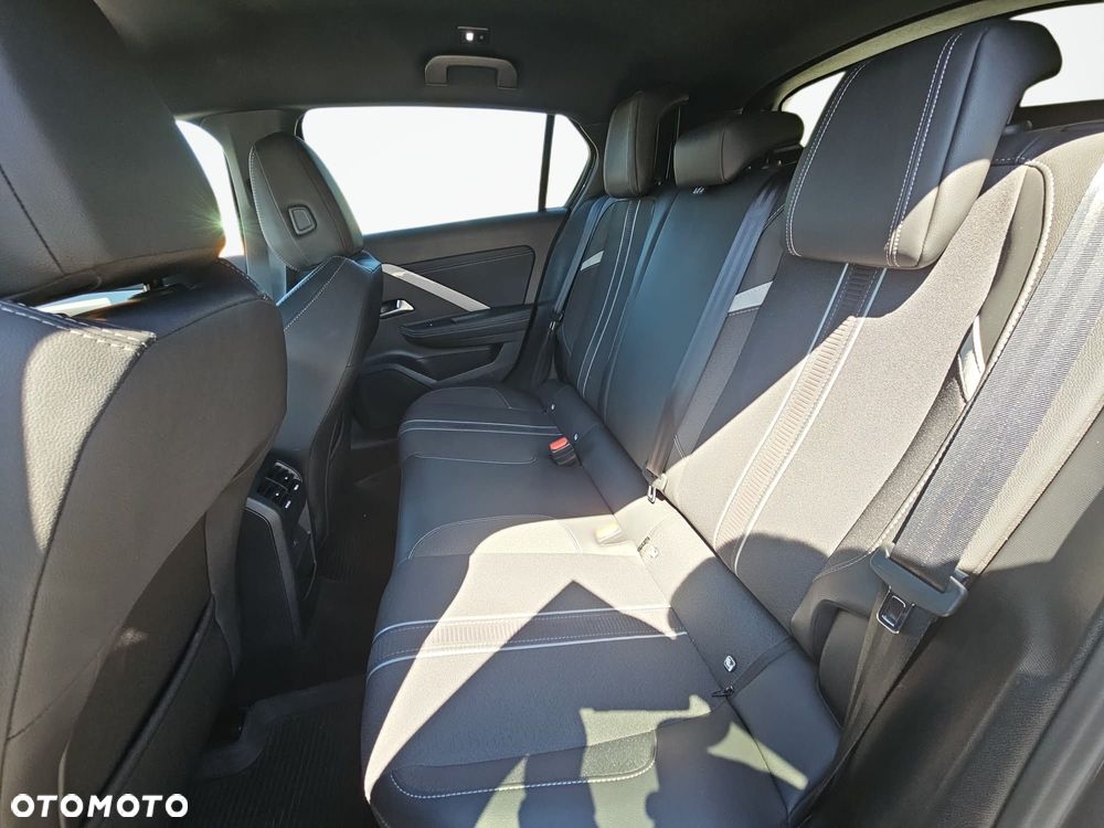 Opel Astra 1.2 T GS S&S - 22