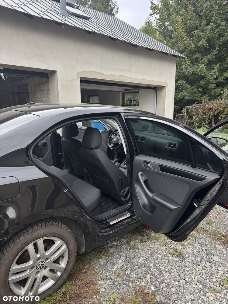 Volkswagen Jetta - 9