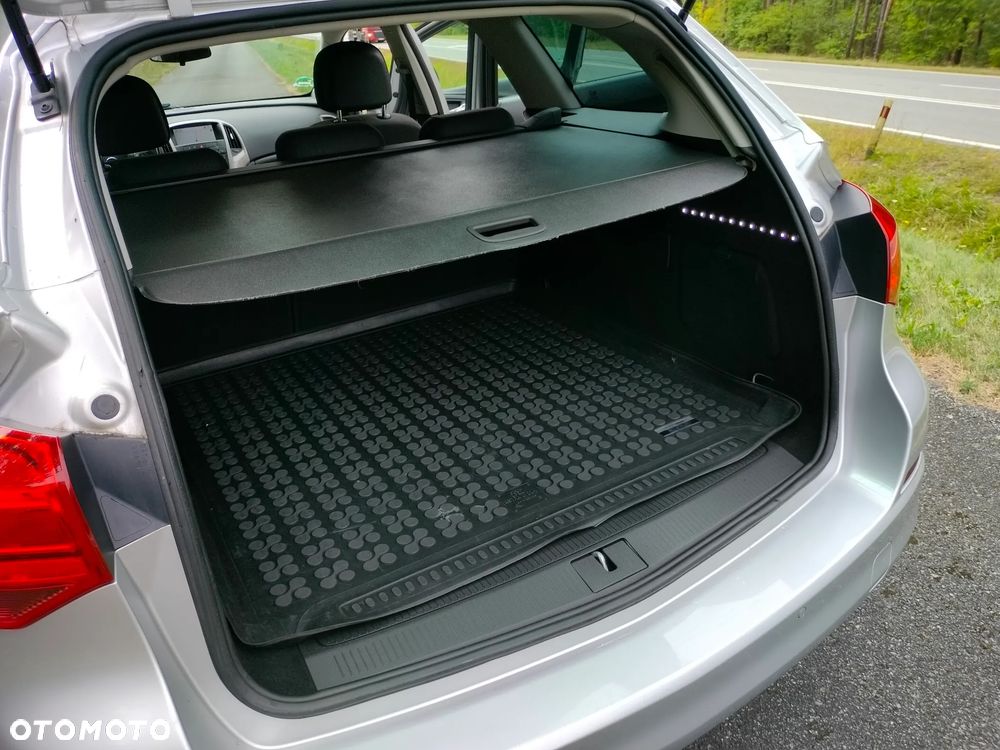 Opel Astra 1.7 CDTI DPF NAVI - 28