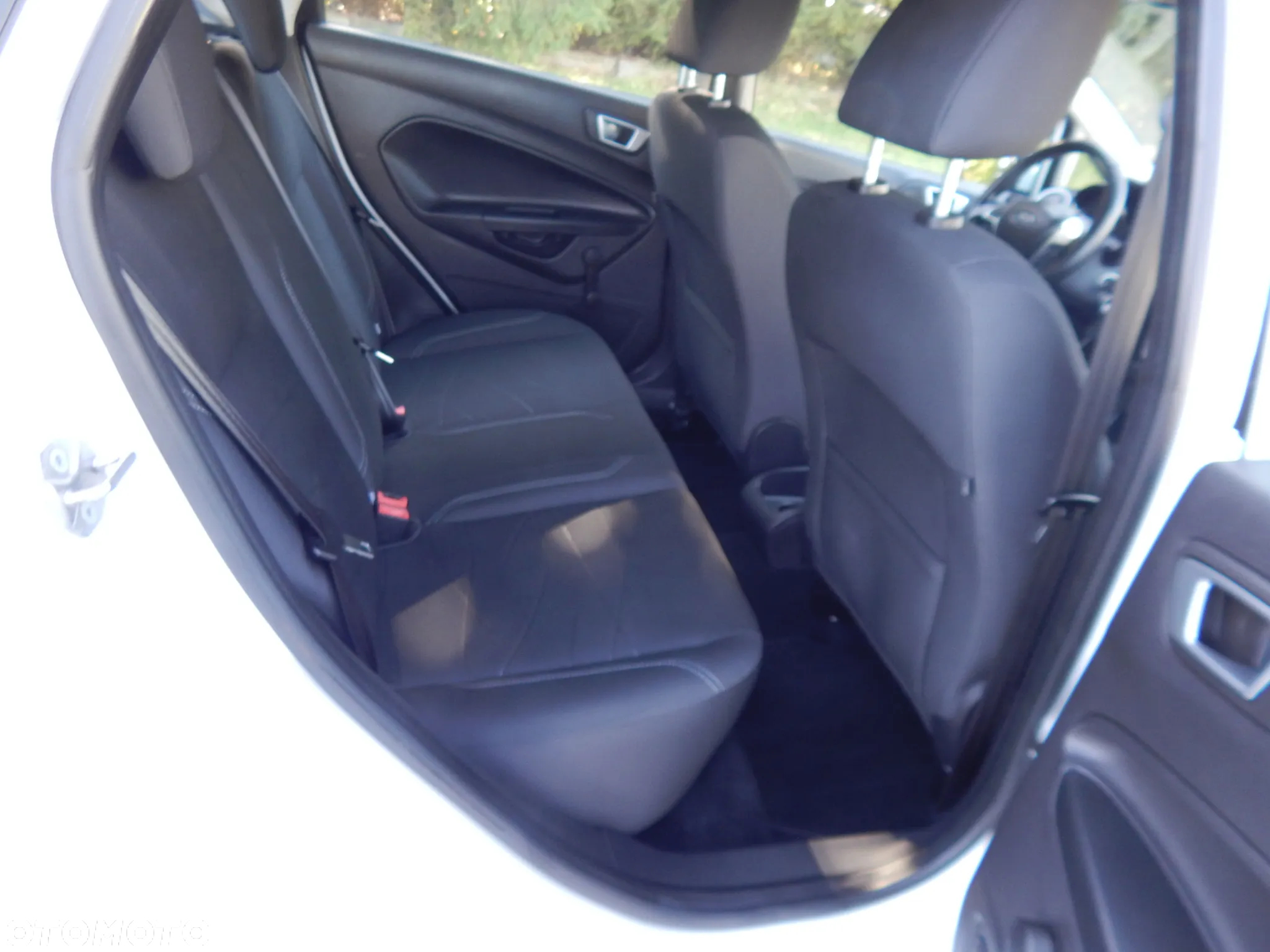 Ford Fiesta 1.4 Trend - 14