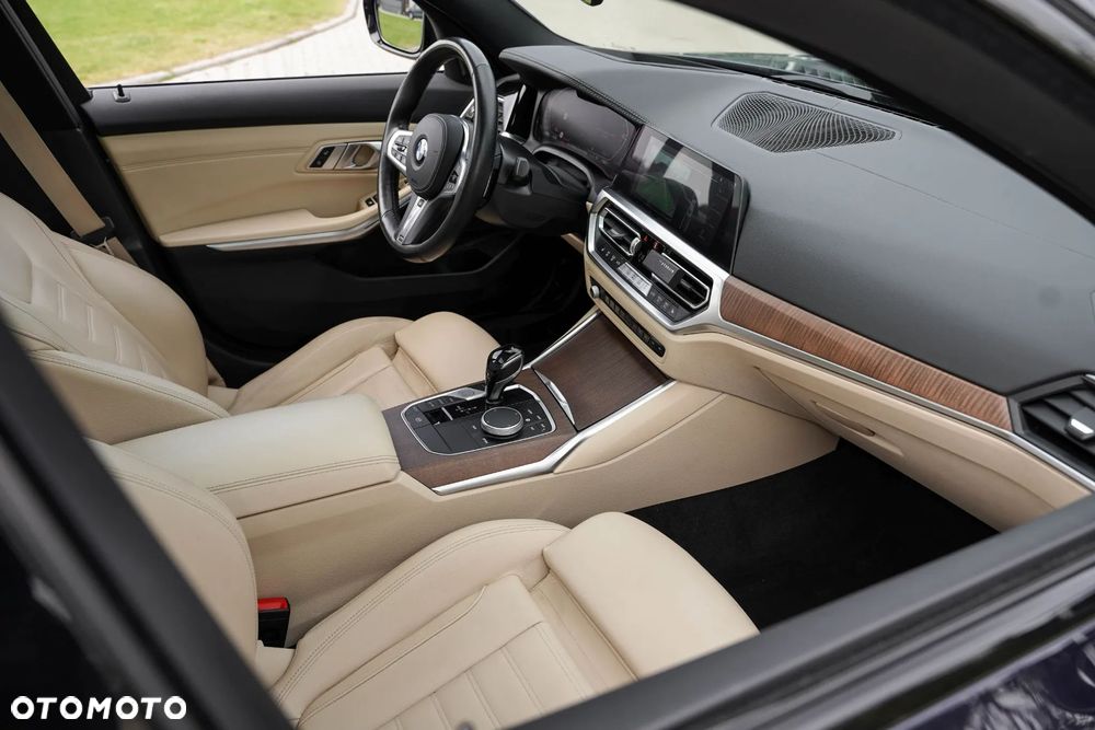 BMW Seria 3 330d xDrive mHEV M Sport - 35