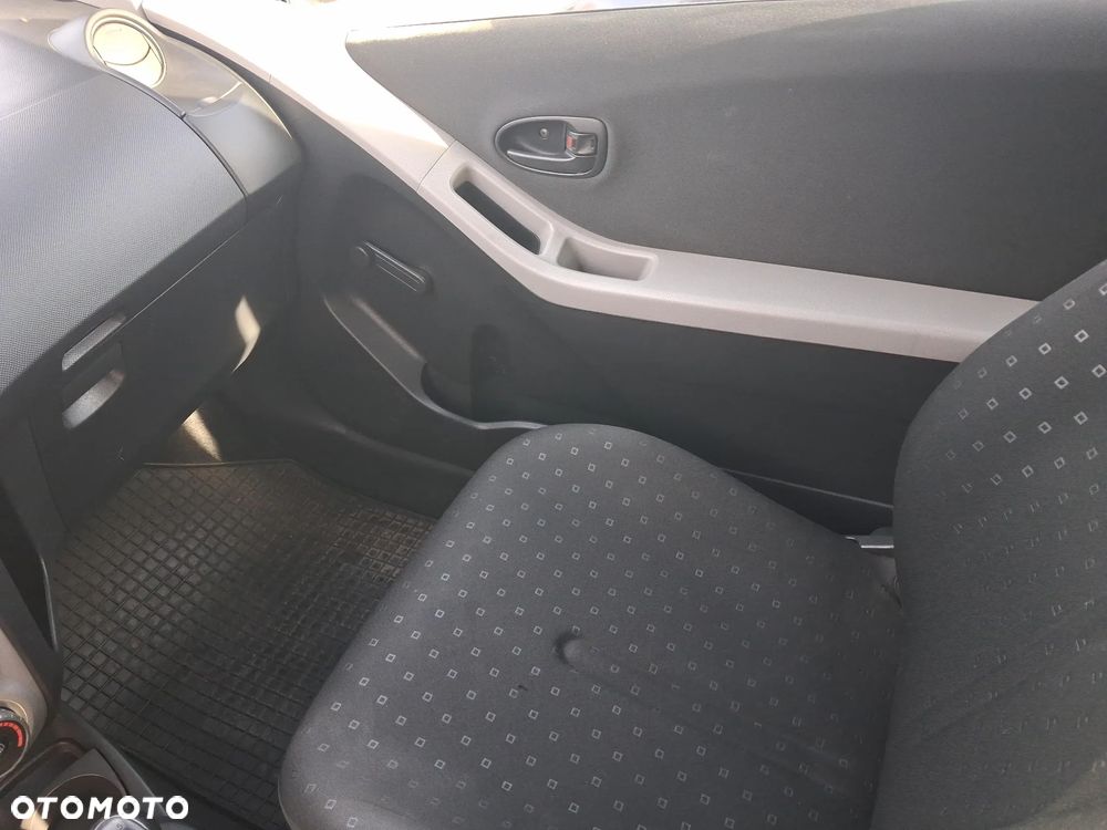 Toyota Yaris 1.3 Luna A/C - 18