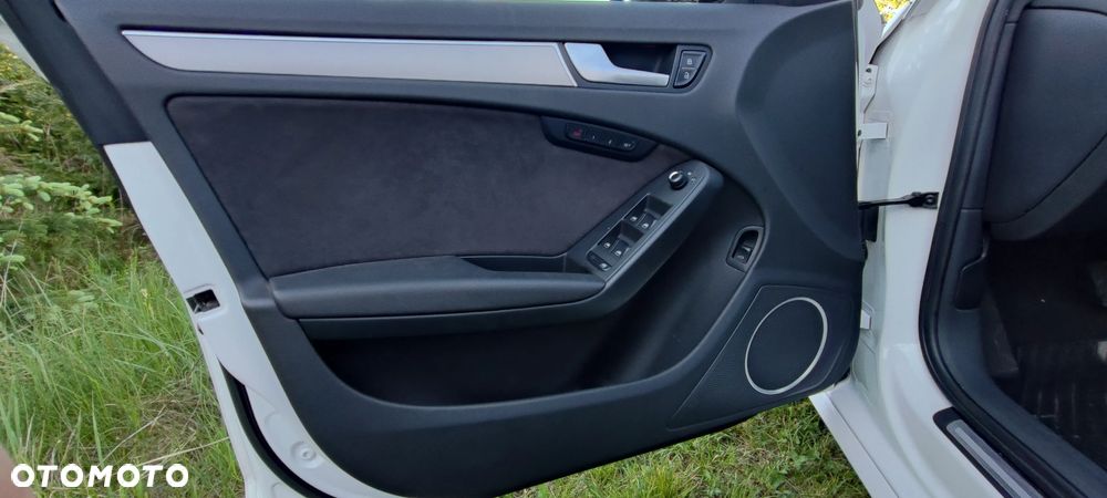Audi S4 Avant S tronic - 22