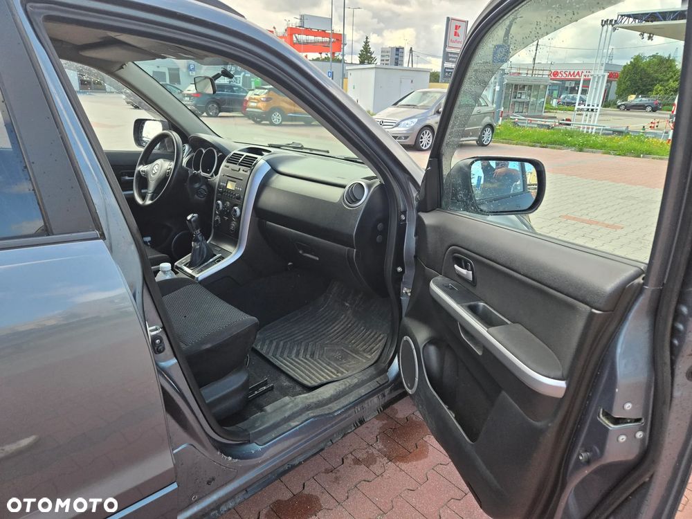 Suzuki Grand Vitara 1.9 DDiS Comfort - 11