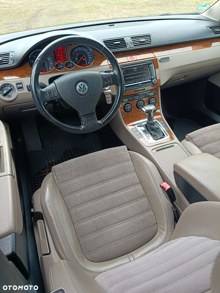 Volkswagen Passat 3.2 V6 FSI 4Motion DSG Highline - 12