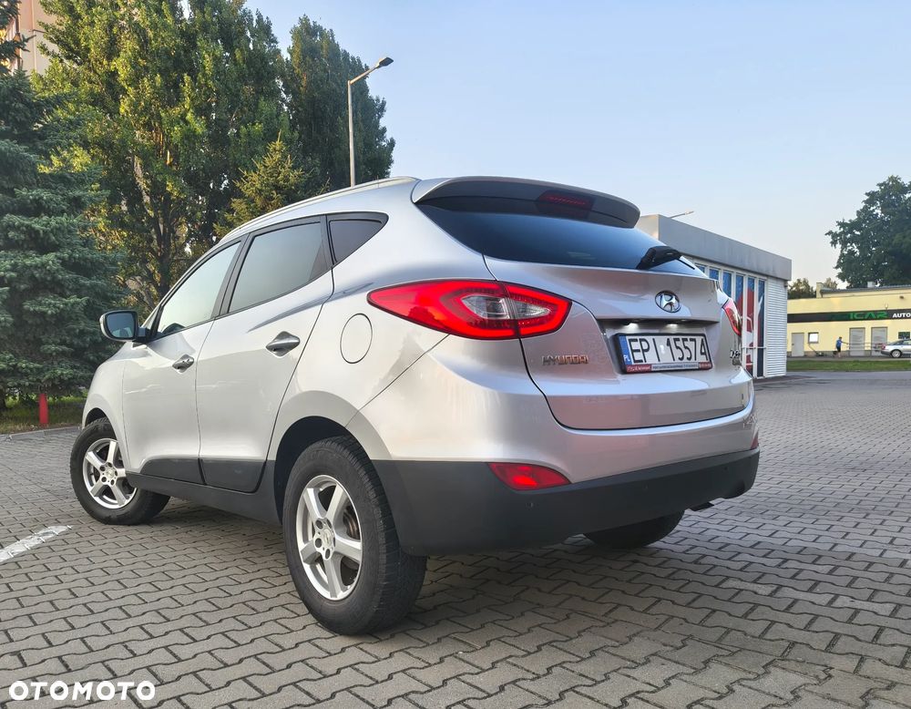 Hyundai ix35 1.7 CRDi 2WD blue Finale Gold - 5