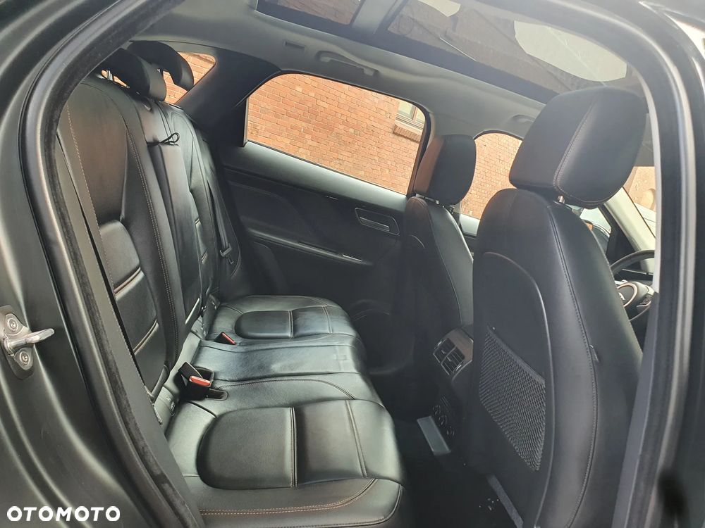 Jaguar E-Pace 2.0 i4D AWD First Edition - 13