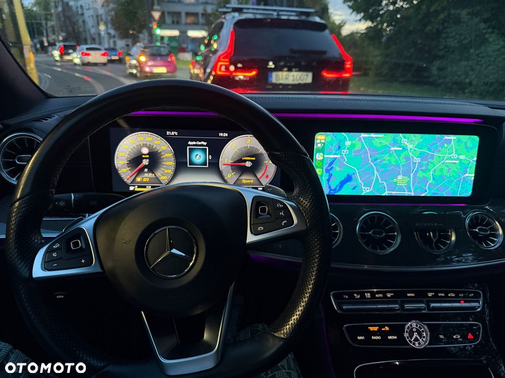Mercedes-Benz Klasa E 220 d 4-Matic 9G-TRONIC - 26
