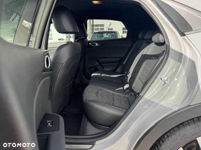 Kia XCeed 1.6 T-GDI Tribute DCT - 17