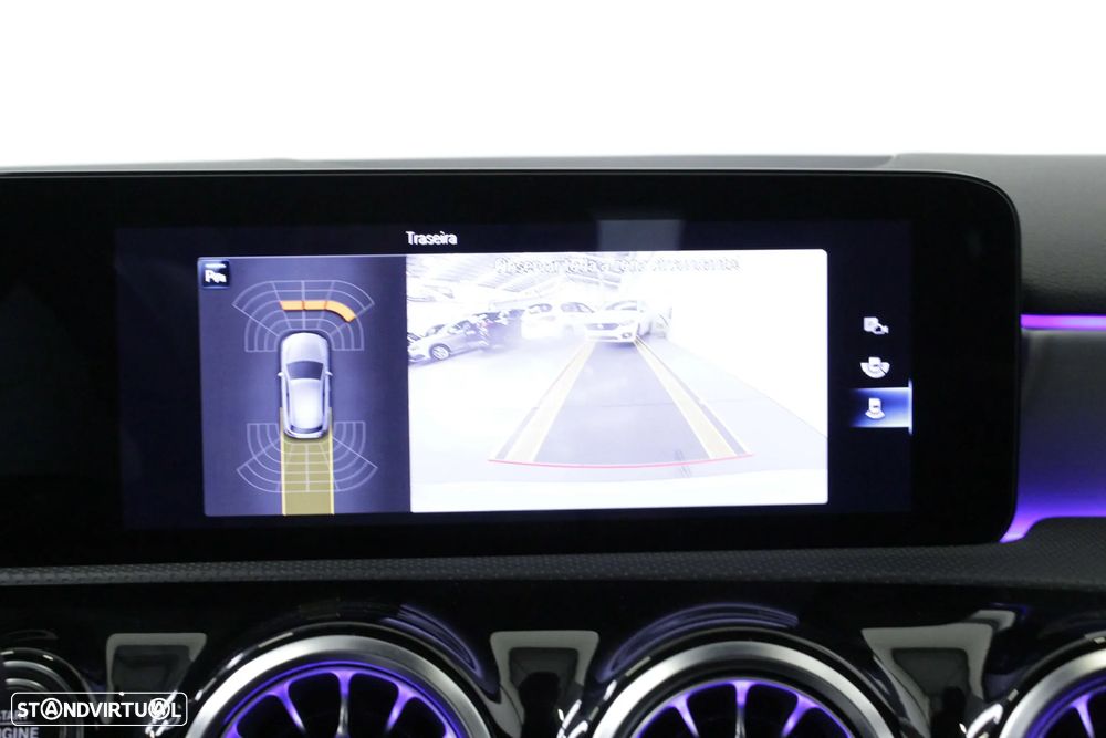 Mercedes-Benz A 250 e AMG Line - 11