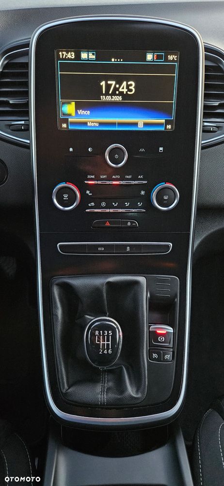 Renault Scenic ENERGY TCe 140 LIMITED - 17