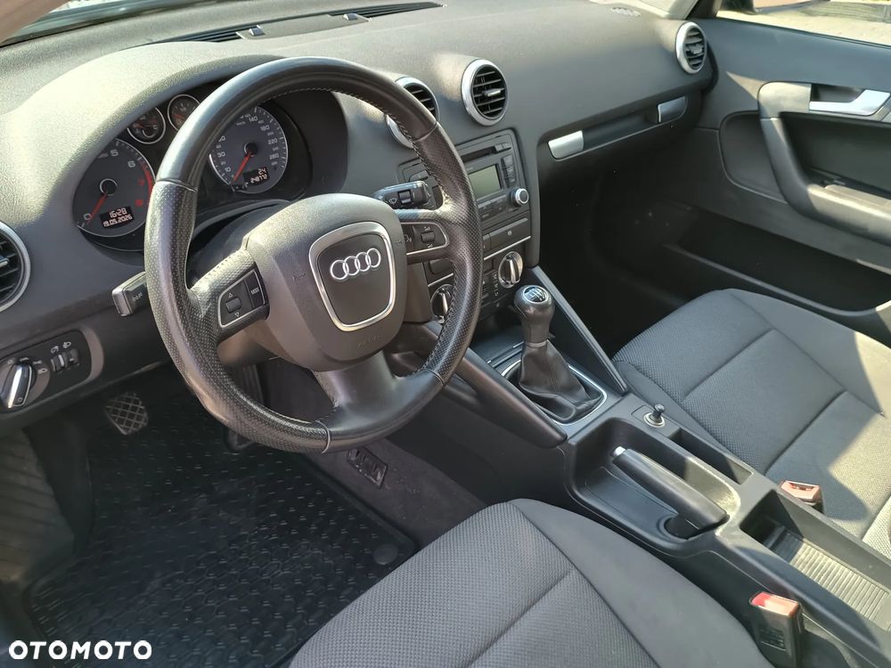 Audi A3 Sportback 1.6 Attraction - 12
