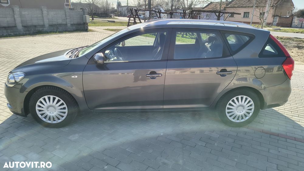 Kia Ceed - 4