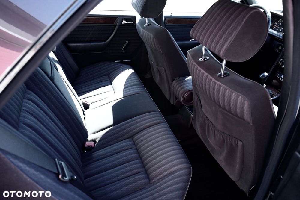 Mercedes-Benz W124 (1984-1993) - 8