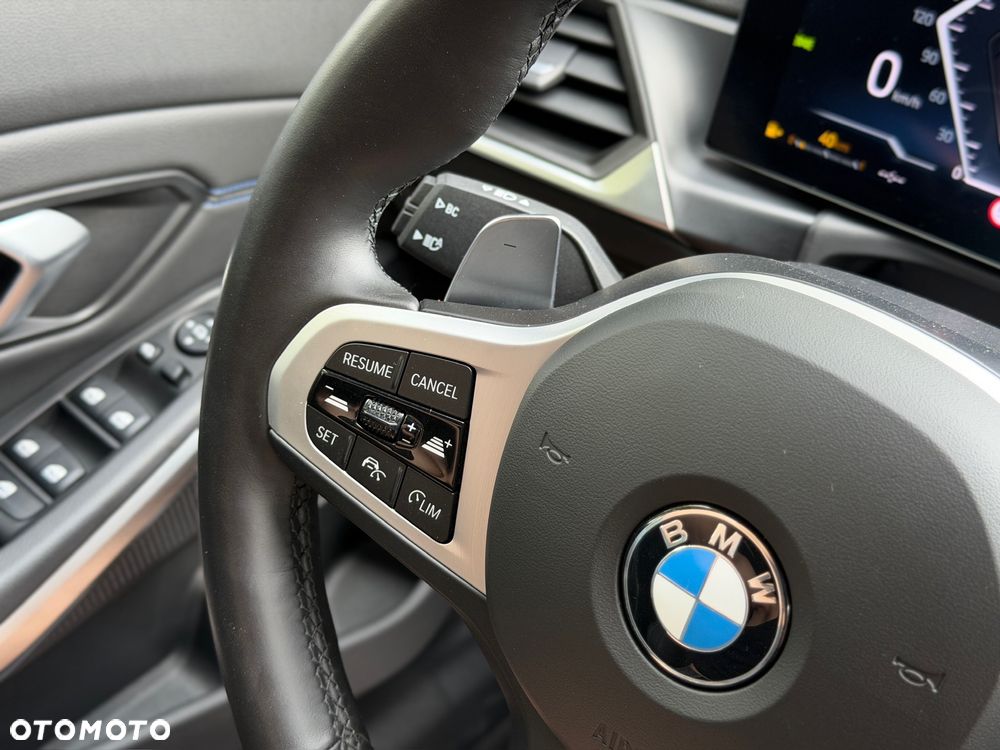 BMW Seria 3 330i M Sport sport - 17