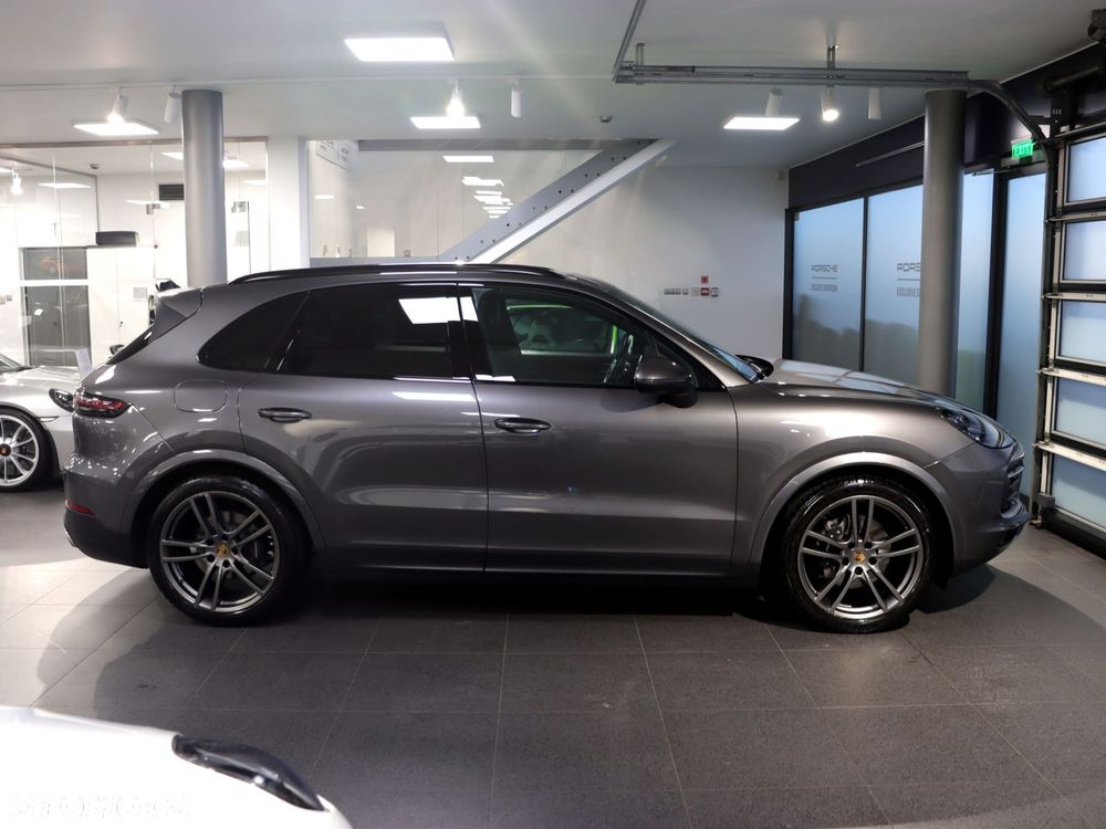 Porsche Cayenne - 6