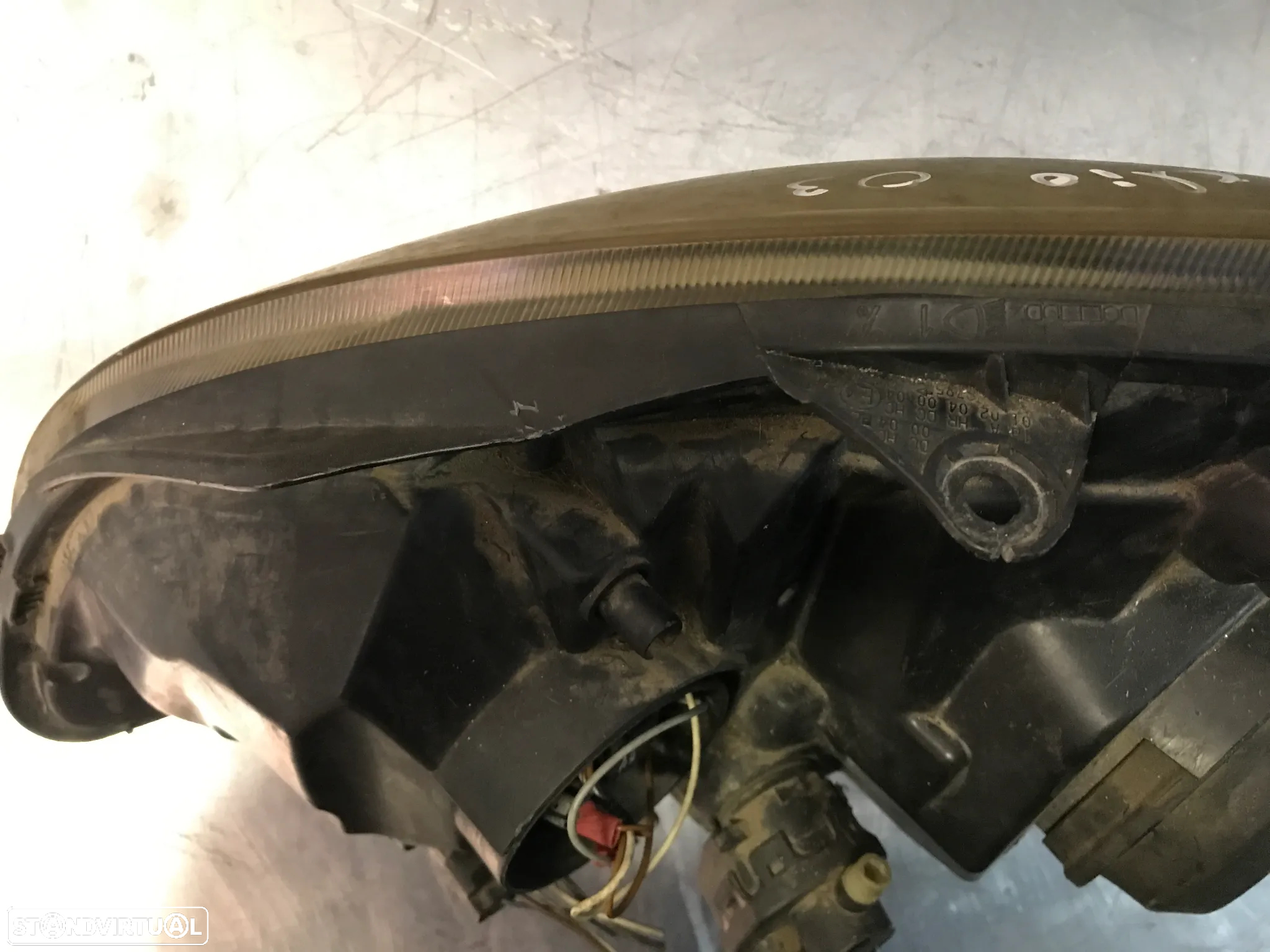 ÓTICA / FAROL XENON RENAULT CLIO II - DIREITO (APOIOS PARTIDOS) - 7