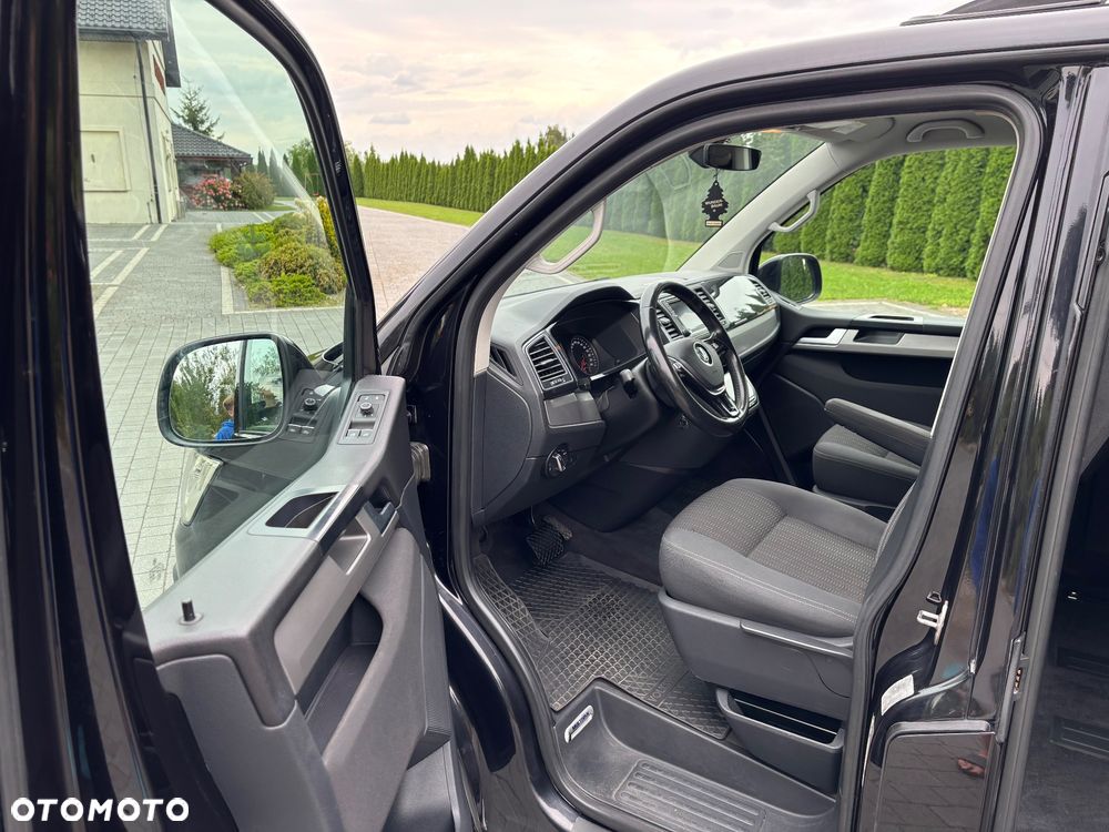 Volkswagen Multivan - 13