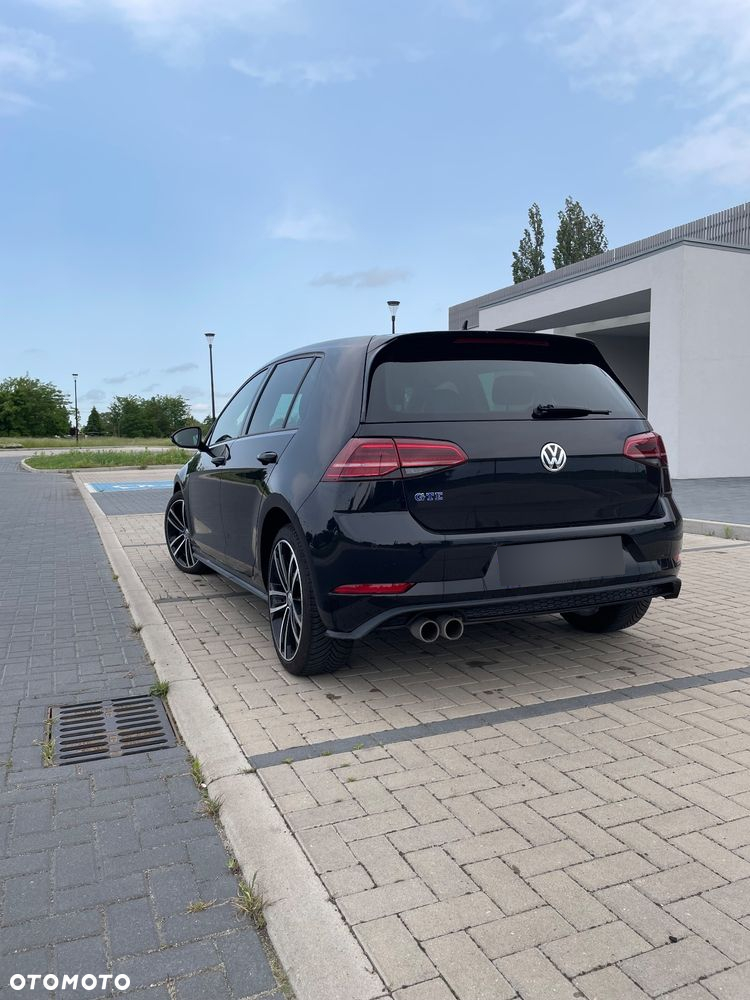 Volkswagen Golf - 4