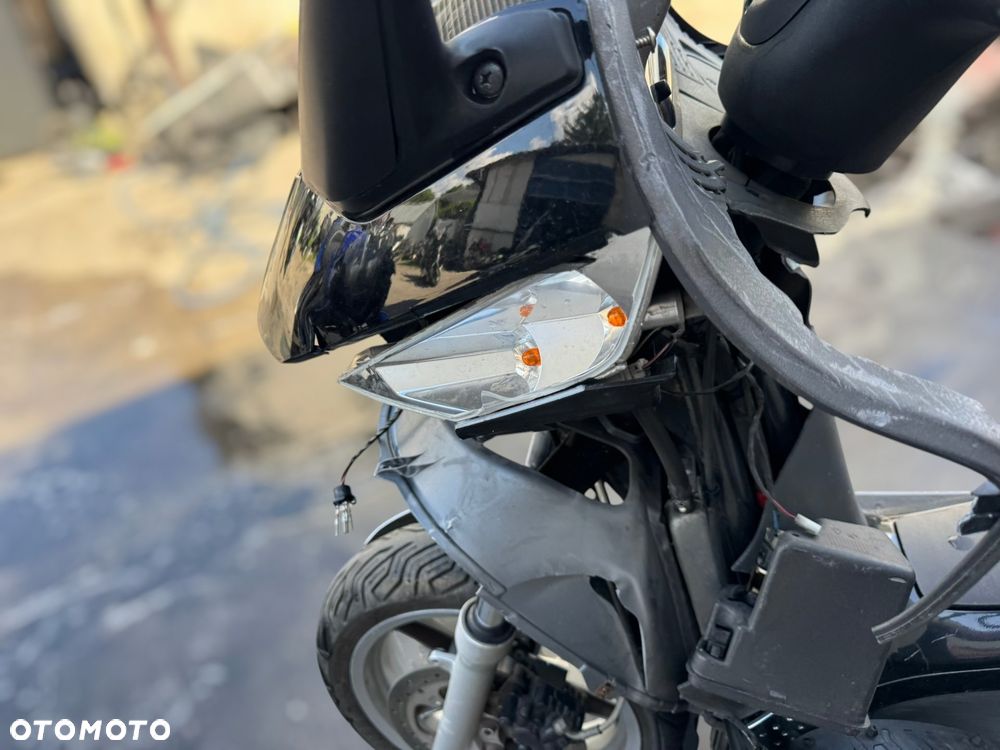 Piaggio X8 - 20