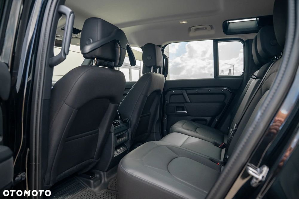 Land Rover Defender - 14