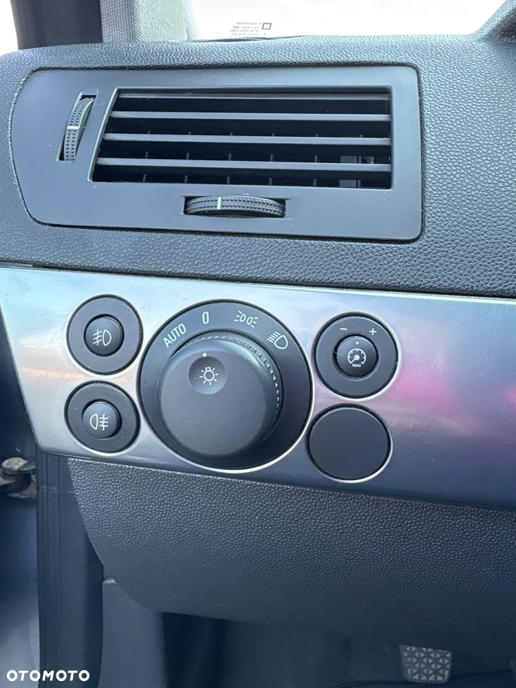 Opel Astra 1.6 Innovation 110 Jahre - 22