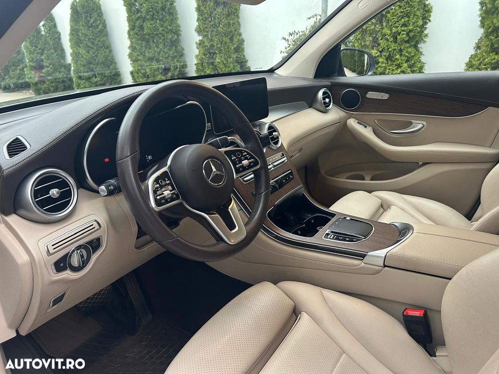 Mercedes-Benz GLC 300 4MATIC - 4