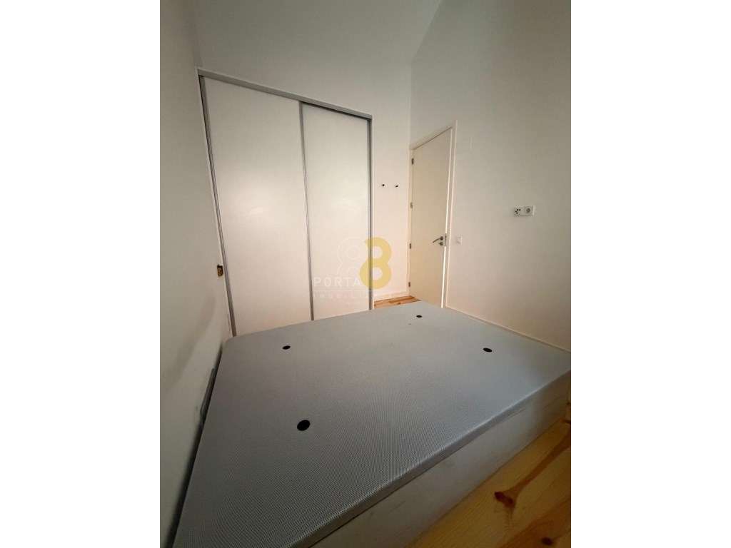 Apartamento T1 moderno com jardim privado em Lordelo do Ouro - Grande imagem: 4/20