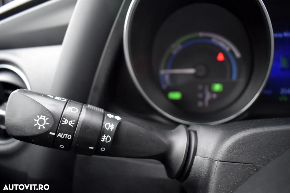 Toyota Auris 1.8 VVT-i Automatik Design Edition - 25