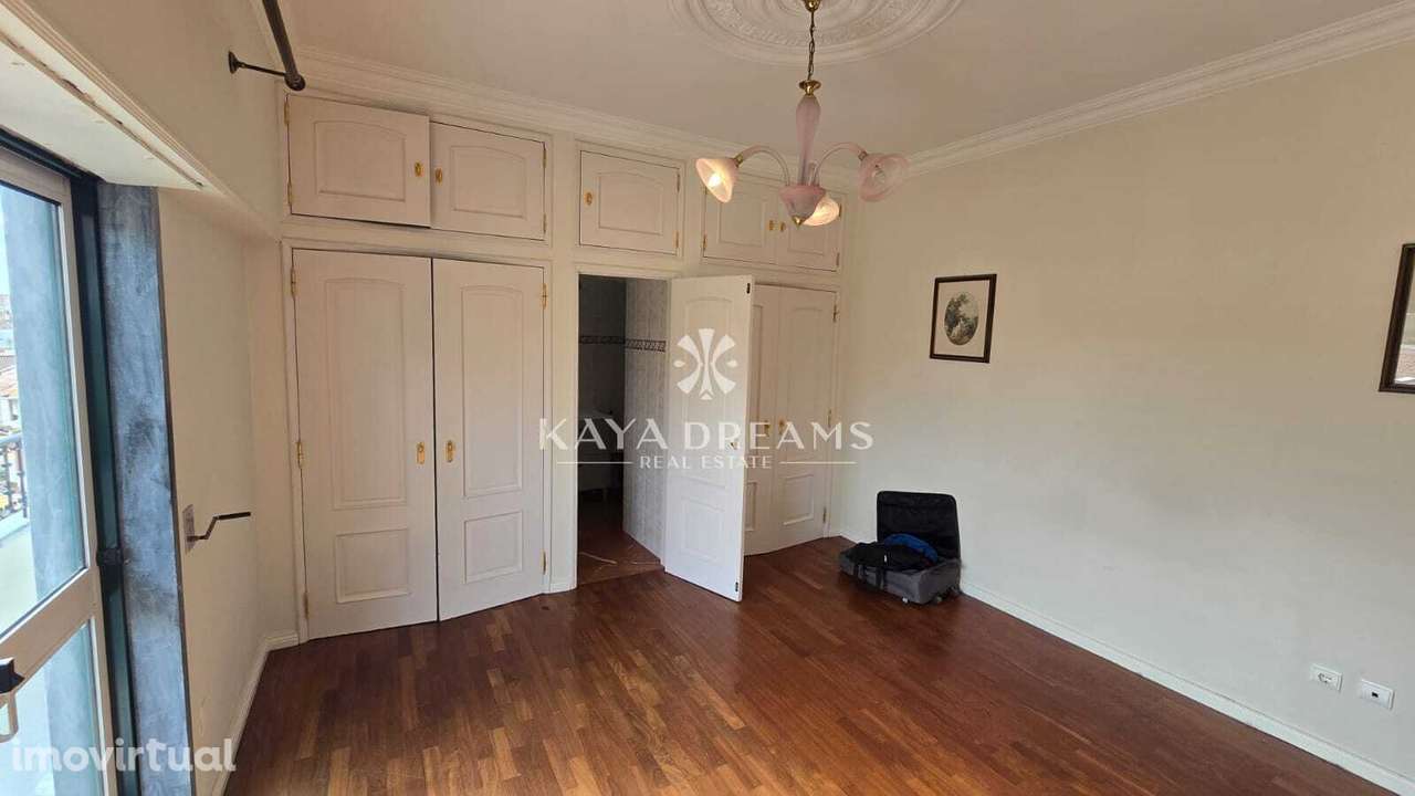 PRÉDIO COMPOSTO POR 4 PISOS EM EXCELENTE ESTADO, CAMARATE, LOURES - Grande imagem: 5/24