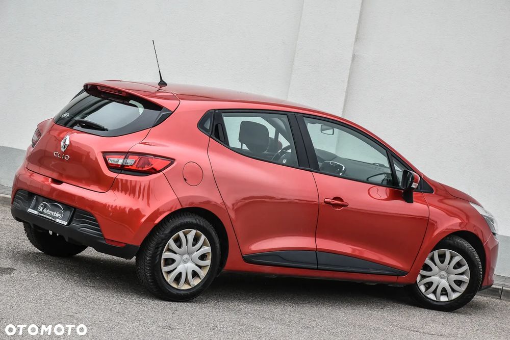 Renault Clio 1.2 16V Limited EU6 - 9