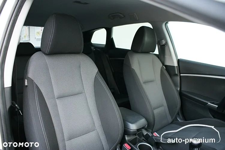 Hyundai i30 1.6 GDI BlueDrive Premium - 25