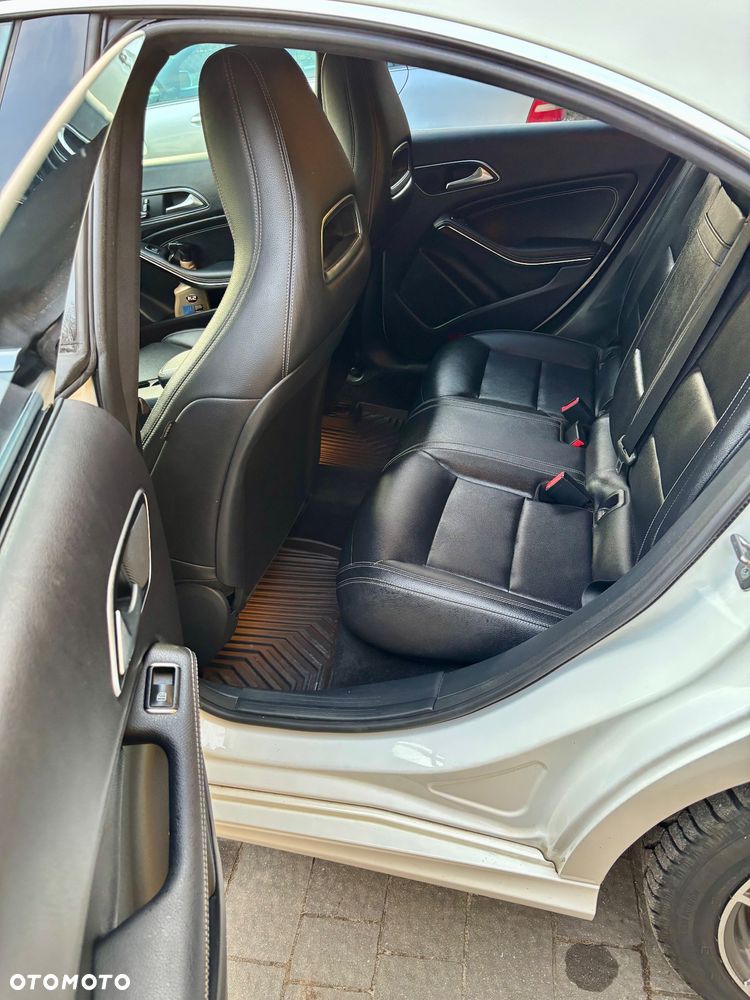 Mercedes-Benz CLA 250 4Matic 7G-DCT - 7
