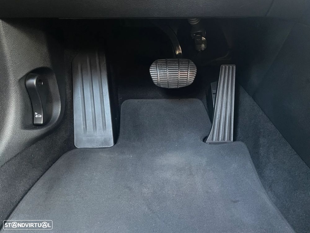 BMW 225xe Active Tourer iPerformance - 17