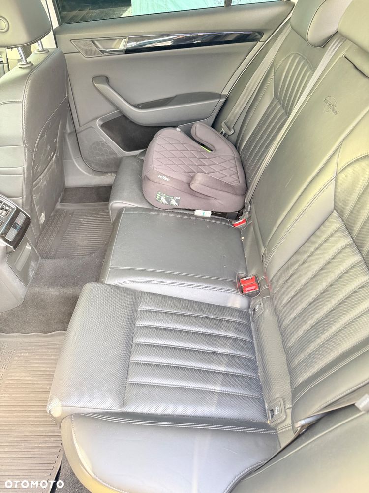 Skoda Superb 2.0 TDI 4x4 L&K DSG - 9