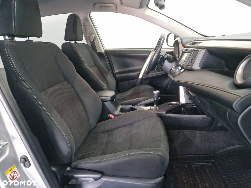 Toyota RAV4 - 6