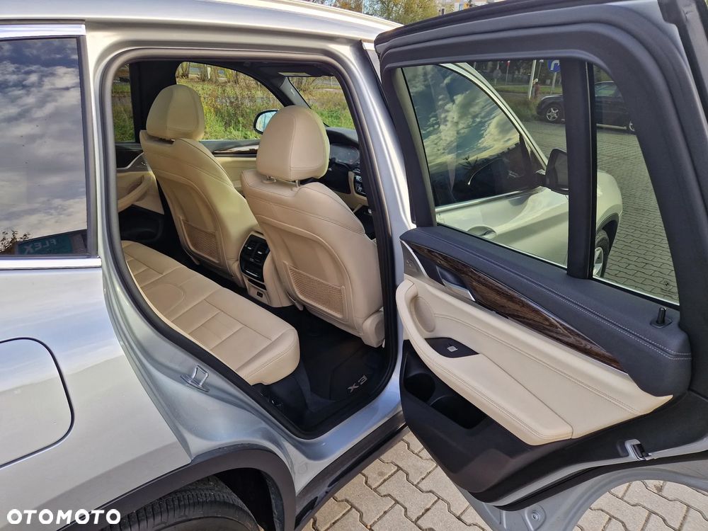 BMW X3 xDrive30i Luxury Line - 19