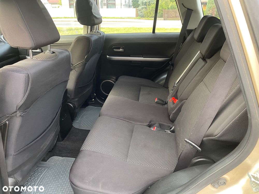 Suzuki Grand Vitara 2.0 - 8