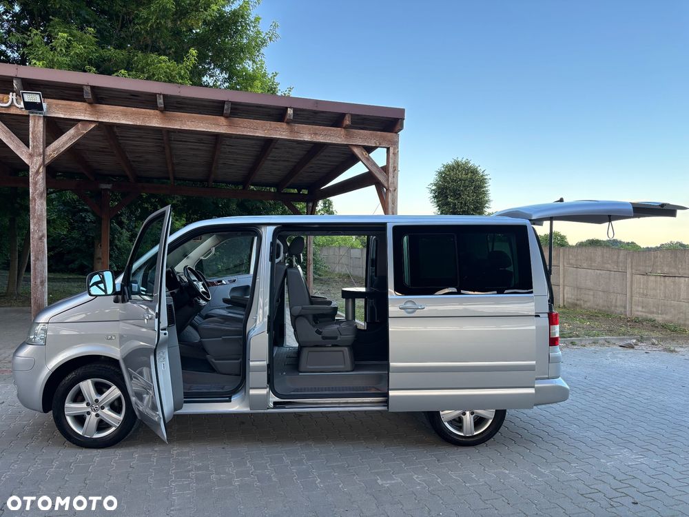 Volkswagen Multivan - 10
