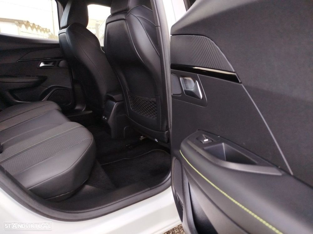 Peugeot 2008 1.2 PureTech GT Line - 30