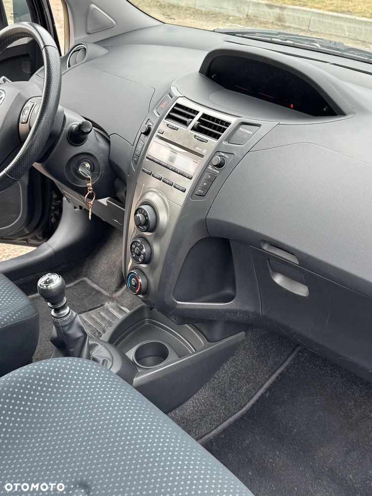 Toyota Yaris - 13
