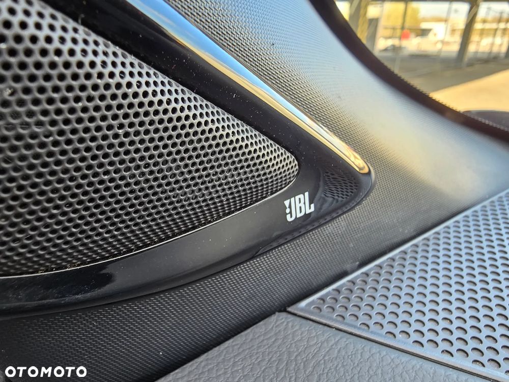 Toyota C-HR 2.0 Hybrid Executive - 36