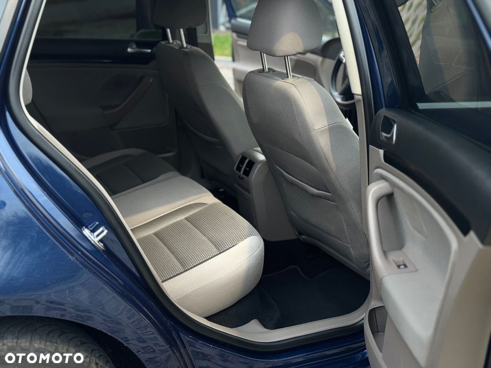 Volkswagen Golf Variant - 15