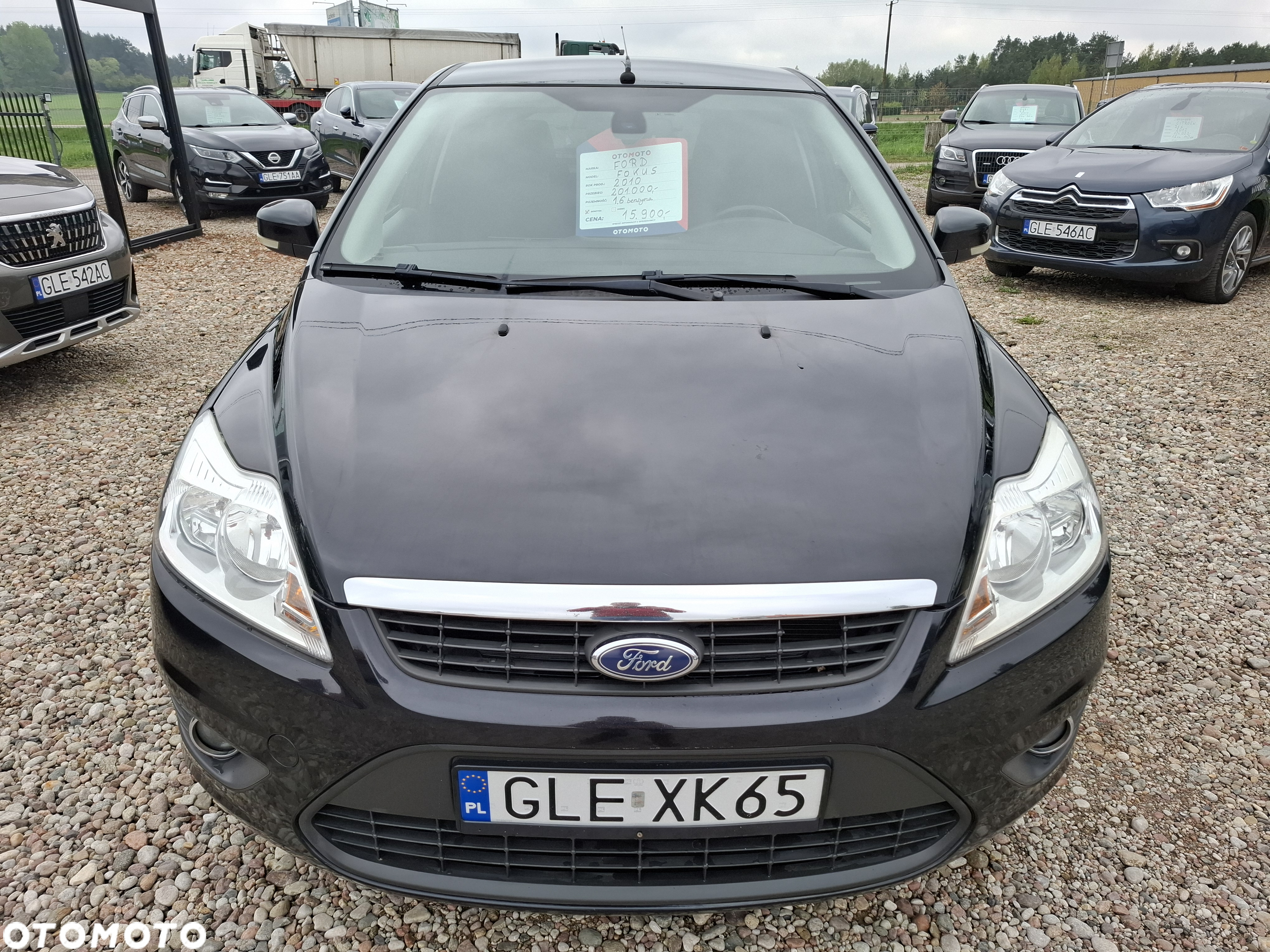 Ford Focus 1.6 Ambiente - 2